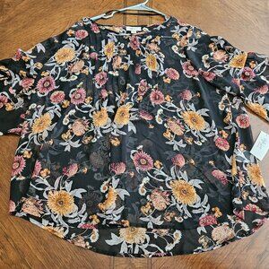 NWT Style & Co. Top w/ Beautiful Floral Pattern